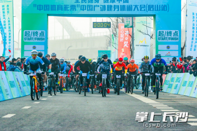 骑行。均为省体育局供图
