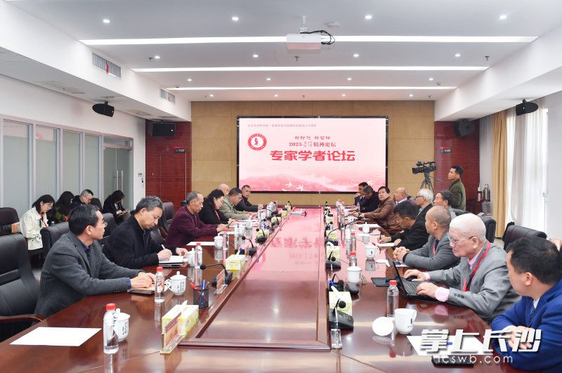 3月6日，“新时代 新雷锋”2023雷锋精神论坛专家学者论坛在湖南雷锋纪念馆举行。图片均为长沙晚报全媒体记者 邹麟 摄