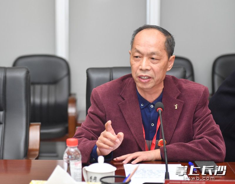 辽宁省互联网协会新时代雷锋文化研究传播中心主任王真茂，作《雷锋精神对建设中国式现代化的时代意义》的主题发言。