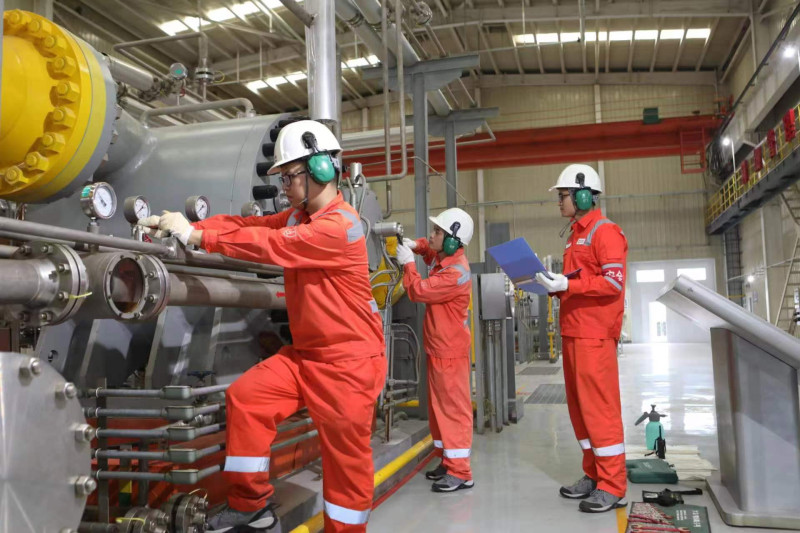 国家管网西气东输长沙输气分公司提前对所有场站开展分离器排污作业，确保冬季保供期间气质清洁。均为长沙晚报全媒体记者 陈焕明 通讯员 雷雨 刘萍 傅雨 摄影报道