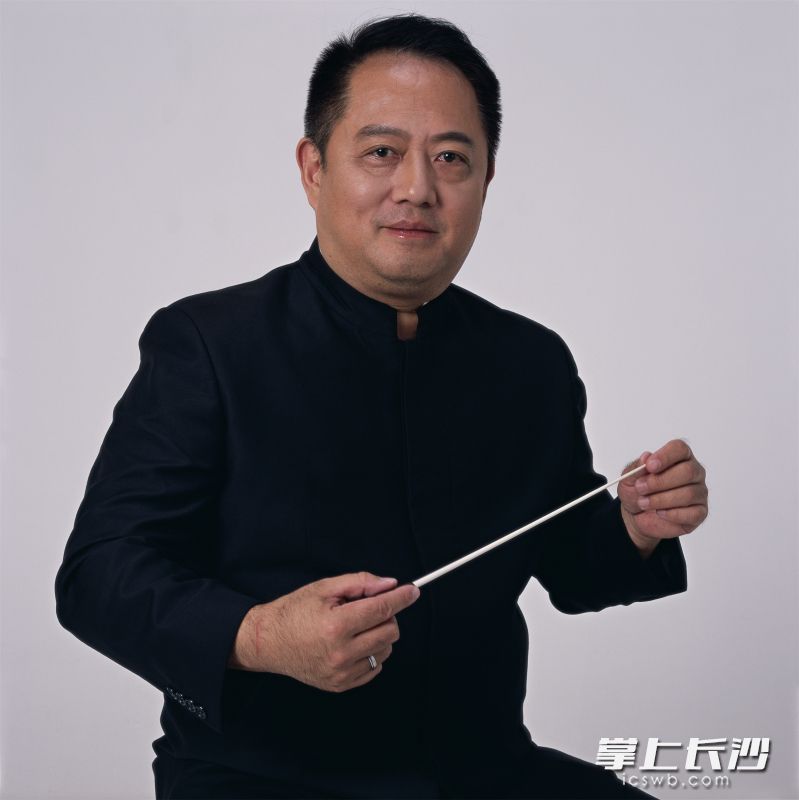 著名指挥家吕嘉。   长沙音乐厅供图