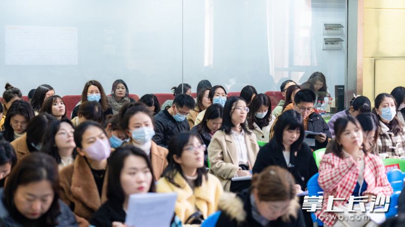 在研讨会上老师们收获满满。