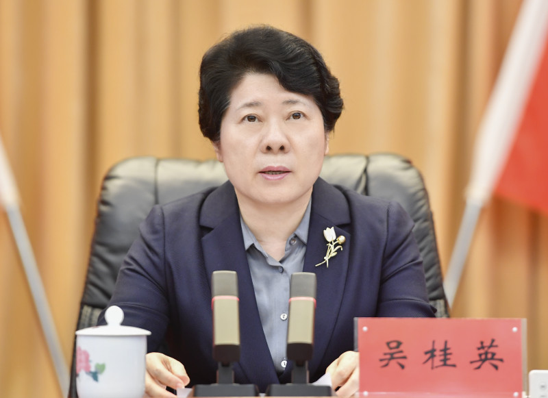 省委常委、市委书记吴桂英出席开幕式并讲话。