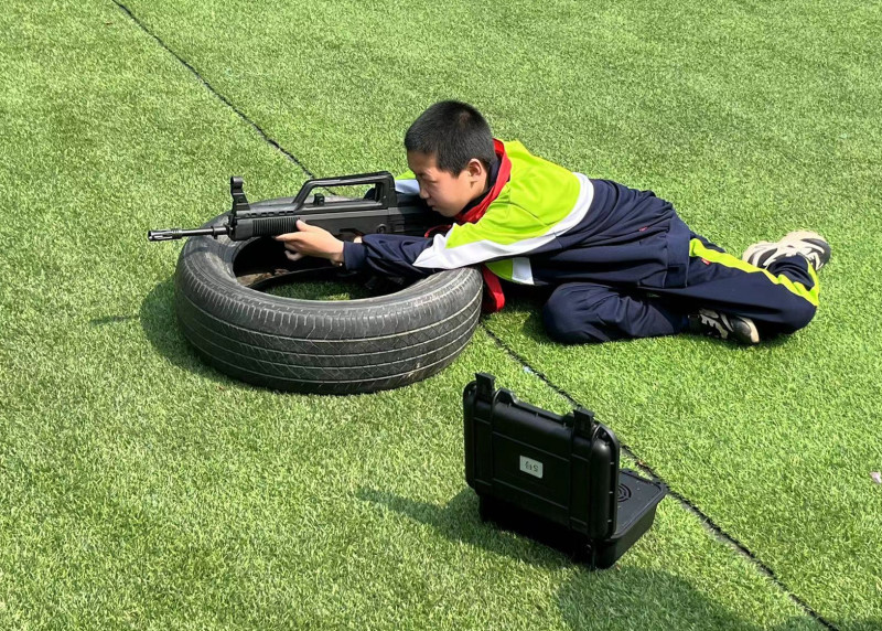 体验射击。均为长沙晚报通讯员 黄婧 供图