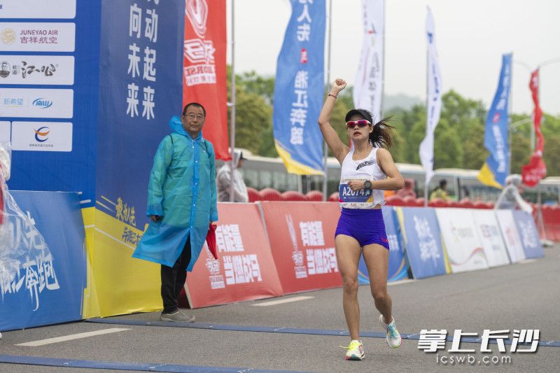 张妮以1小时20分50秒的成绩，获得女子第二名。