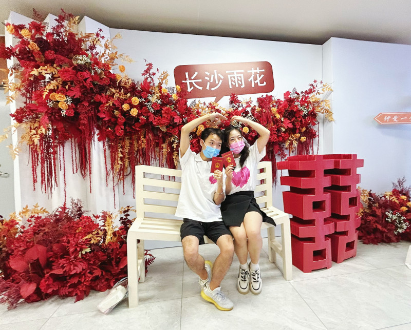 今年“520”,浪漫长沙甜度爆表。长沙晚报全媒体记者 匡春林 摄 今年“520”,浪漫长沙甜度爆表。长沙晚报全媒体记者 匡春林 摄