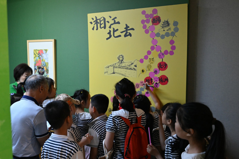 《湘江北去》原画作品巡展现场。