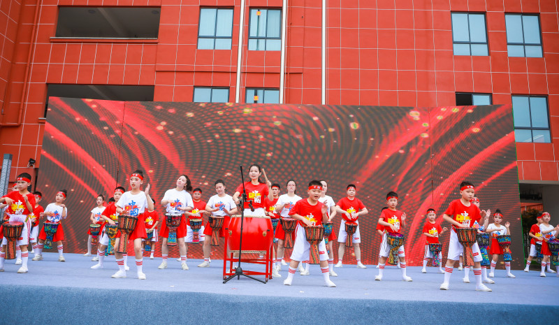 青园柒祥小学师生表演了精彩的节目。长沙晚报通讯员 王小欢 供图