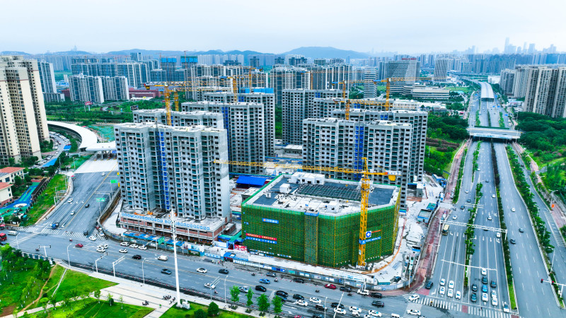 坪塘北片保障性住房二期项目目前已实现全面封顶，预计今年底完成竣工验收。