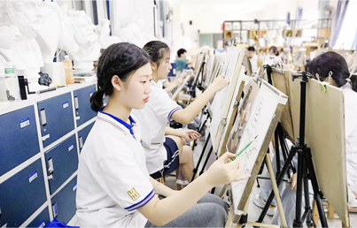 学校学生文化、专业%22两手抓%22。 