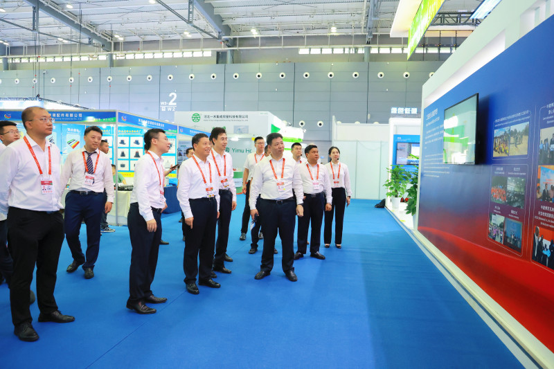 在本届中非博览会上,中建二局携手一系列高科技项目成果和中非代表项目亮相长沙国际会展中心。均为长沙晚报全媒体记者 陈焕明 通讯员刘芳 摄影报道 在本届中非博览会上,中建二局携手一系列高科技项目成果和中非代表项目亮相长沙国际会展中心。均为长沙晚报全媒体记者 陈焕明 通讯员刘芳 摄影报道