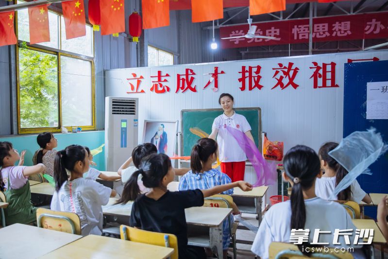 假期讲习班，快乐成长多。均系市文明办供图