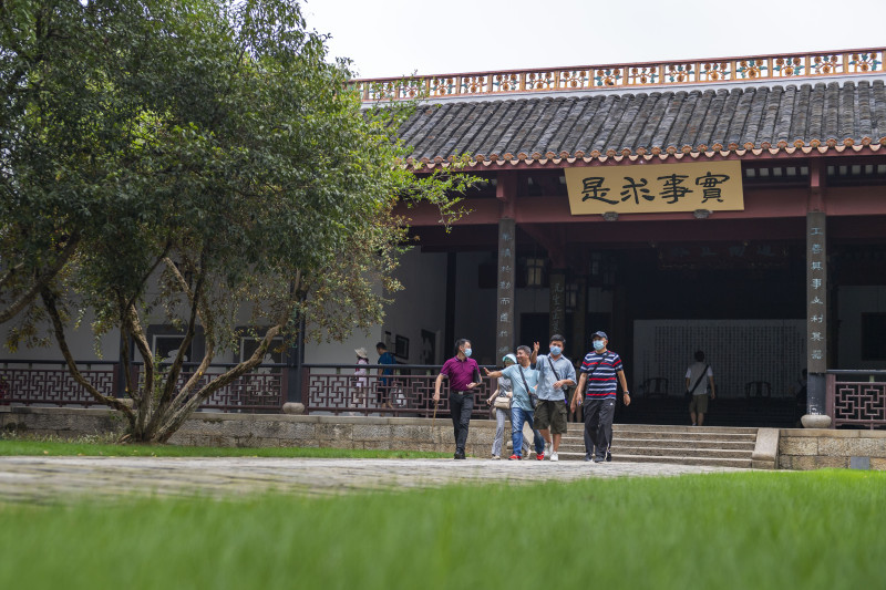 调查研究，重在实事求是。长沙晚报全媒体记者 郭雨滴 摄