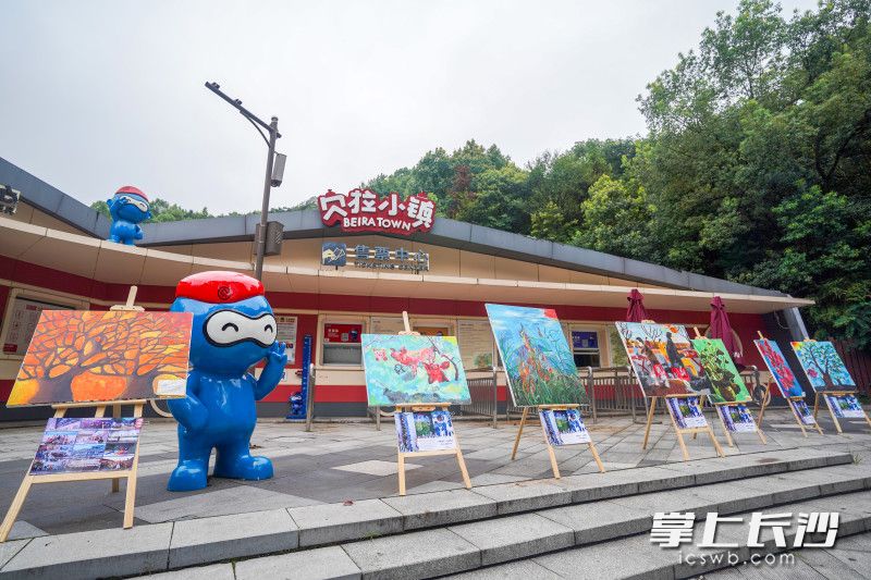 画作展示了学生们对于防溺水的认识和理解。