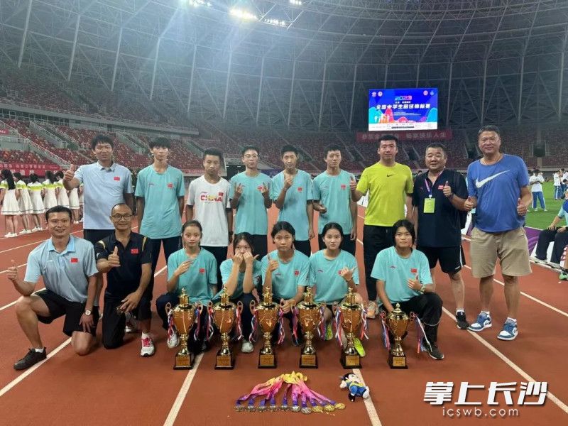 长郡中学田径队在2023年全国中学生田径锦标赛比赛中再创佳绩，斩获5金2银6铜，团体总分居全国高中组第二。
