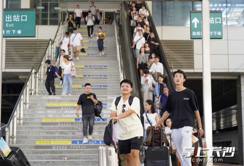 各大院校集中开学，学生客流明显上升。