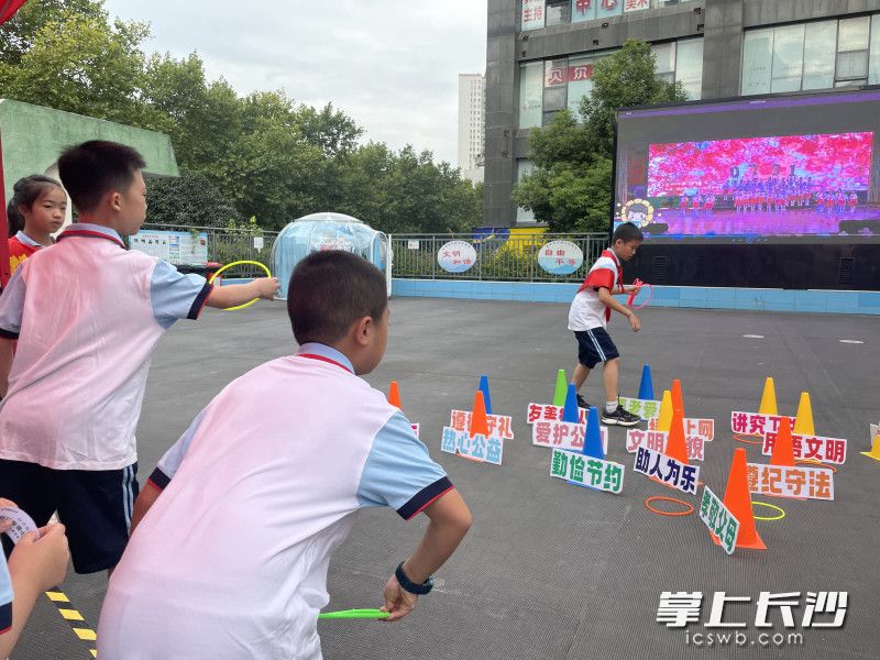 游戏寓教于乐。 游戏寓教于乐。