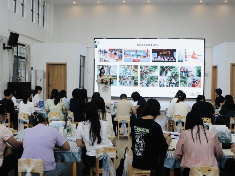 一位老师在分享读书成果。均为长沙晚报通讯员 陈姣 摄