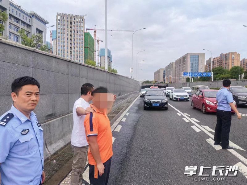 车某某指认现场。