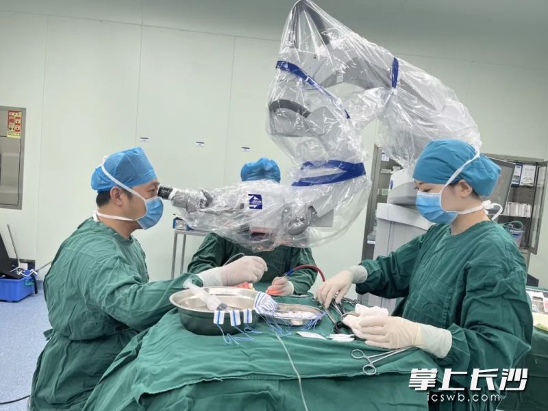 10月2日，长沙市第四医院麻醉手术科在岳麓院区、滨水新城院两个院区共完成了37台手术。均为医院供图