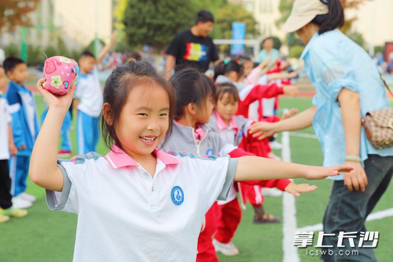 麓谷小学举行第十五届阳光体育运动会。均为长沙晚报通讯员 周秋燕 供图