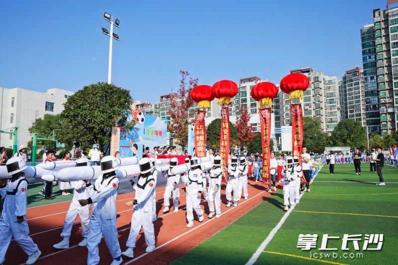 各个班级用创意和才艺让今年的运动会变得更多彩。