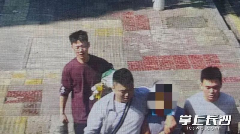 嫌疑人被抓获。
