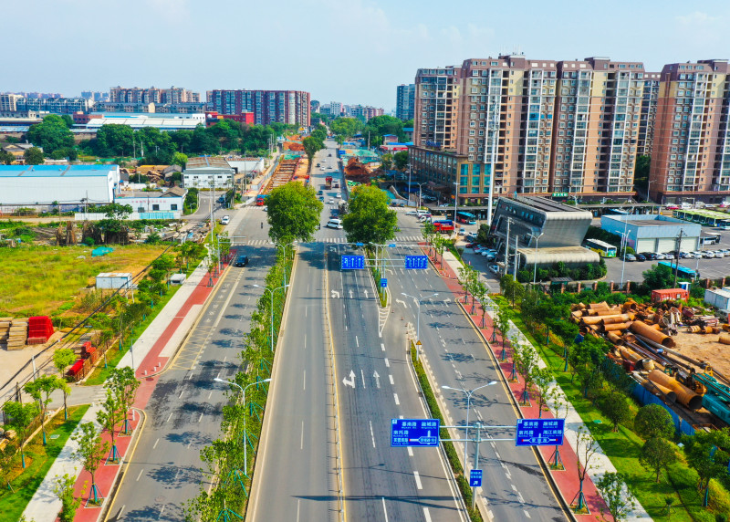 融城路网正在不断完善。长沙晚报全媒体记者 邹麟 实习生 易斯陶 摄影报道