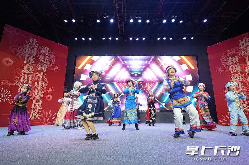 非遗版“科目三”上演。均为长沙晚报通讯员 刘琛 供图