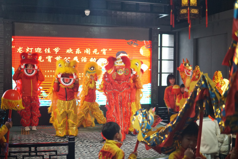 精彩演出。