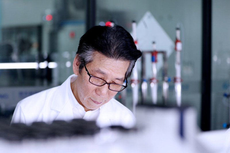 松井景明博士在楚天科技工作照。长沙晚报通讯员 张飞摄