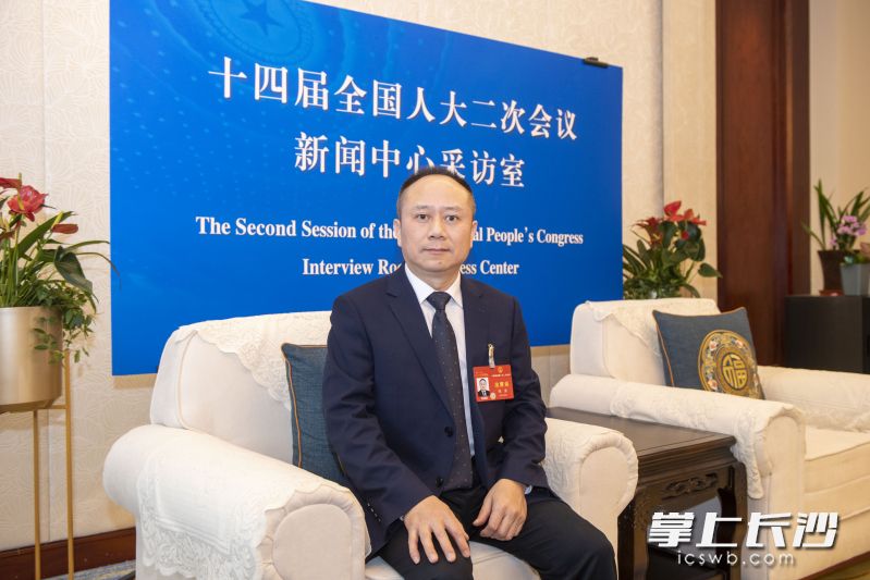 全国人大代表张涤。  长沙晚报全媒体记者 郭雨滴 摄