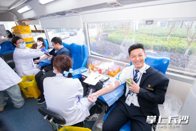 本次献血活动共70余人参加，献血16200毫升。  通讯员供图