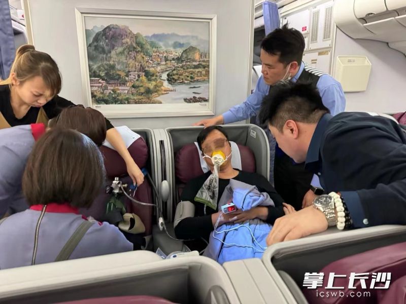 救治现场。  均为通讯员供图
