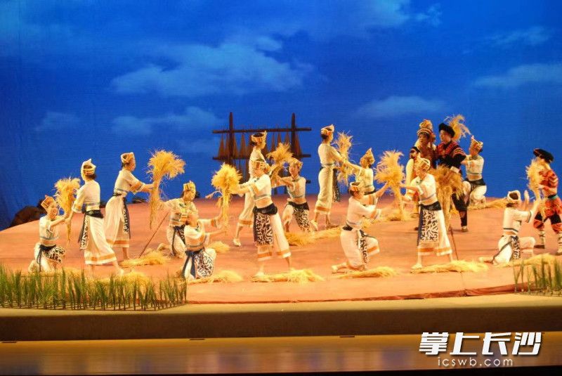 《八桂大歌》剧照 湖南大剧院供图