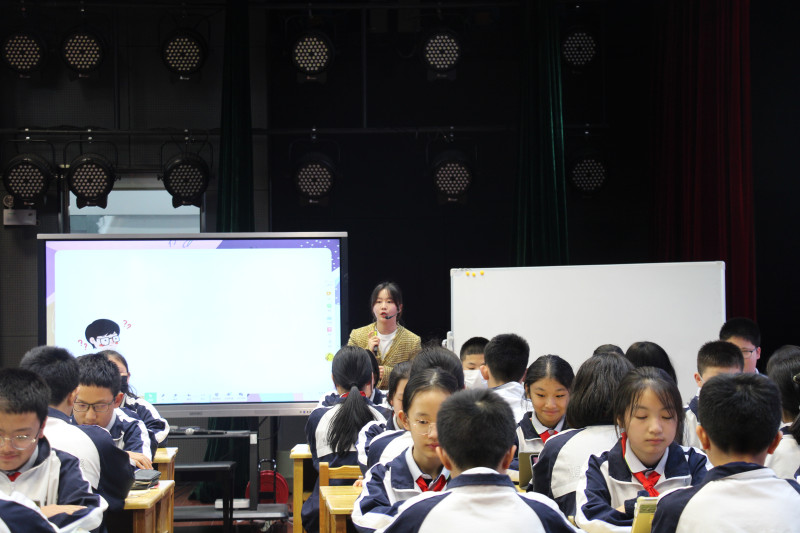 这些心理课，学生深度参与积极讨论。