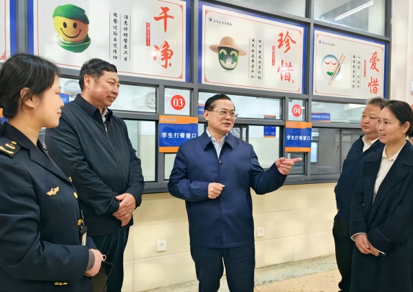 3日上午，市委常委、市委政法委书记张敏带队到望城区开展巡林、安全生产和食品安全督导工作。
