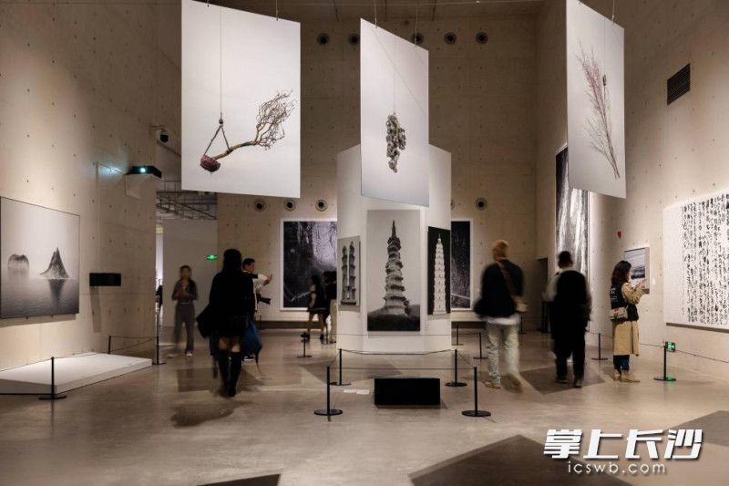 谢子龙影像艺术馆推出新展“重构：当代摄影与中国传统”。均为馆方供图