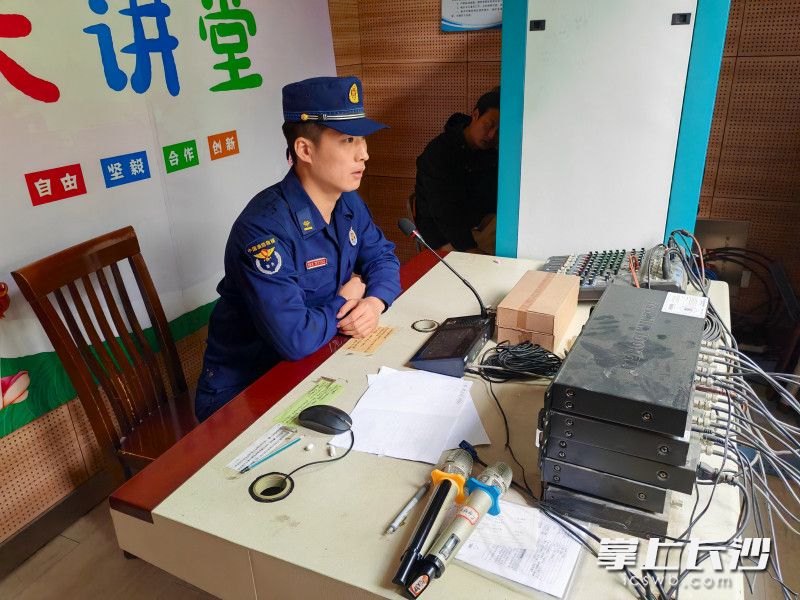 雨花区消防救援大队利用校园广播站播放消防安全常识。通讯员 杨慧 供图