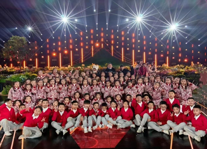 长沙市文艺志愿者代表登上央视春晚长沙分会场舞台。