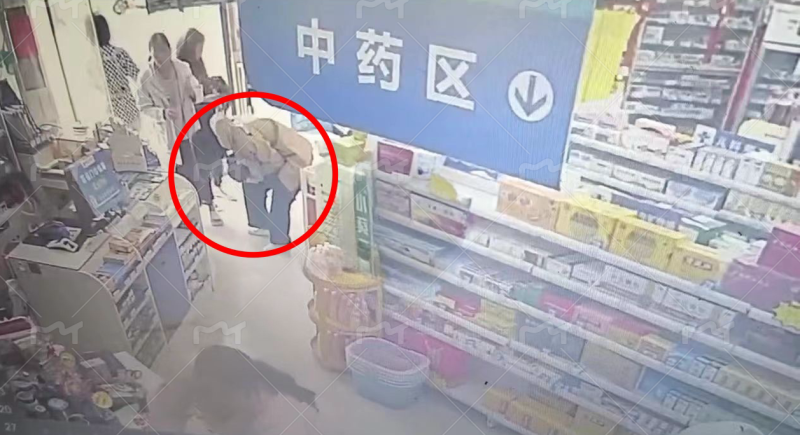 雷秋连救人的现场。由医院供图