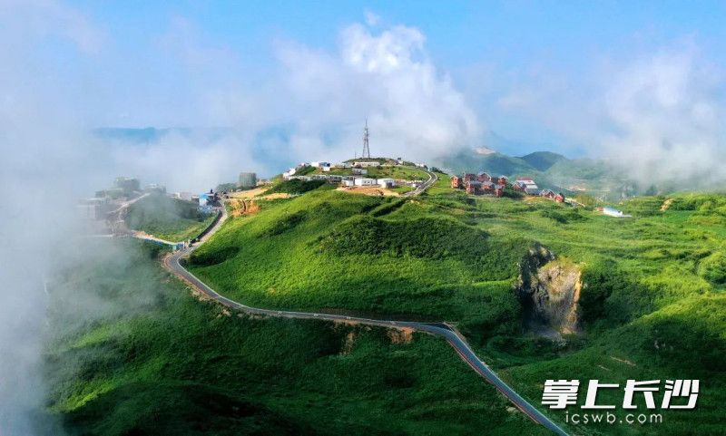 八面山云山小舍 周金标 摄