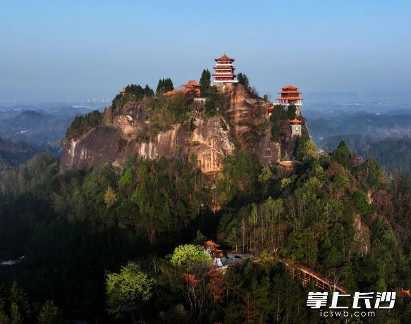 太平山 叶红专 摄