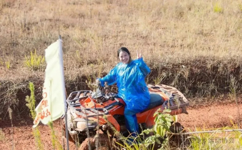 水上乐园、山地车、卡丁车、七彩滑道是孩子们最爱。
