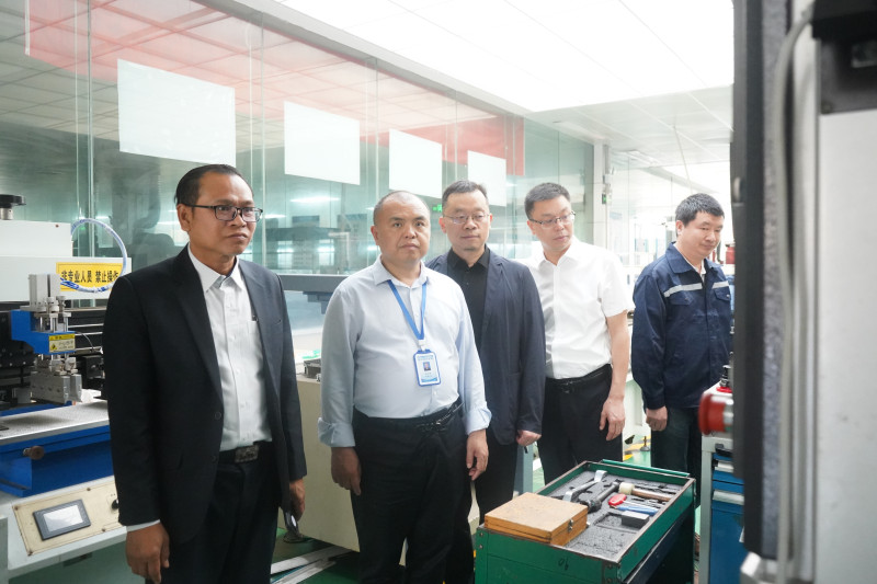 嘉宾们在长沙航天学校职教基地校区参观。均为长沙晚报通讯员 王丹 庞焕美 供图