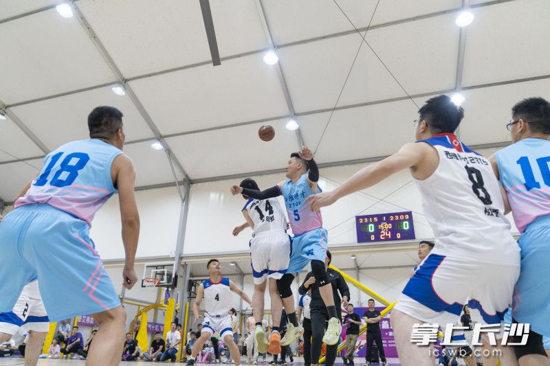 激烈、精彩的比赛现场。