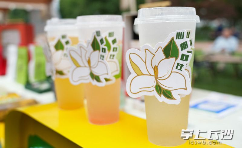 栀子花茶饮。