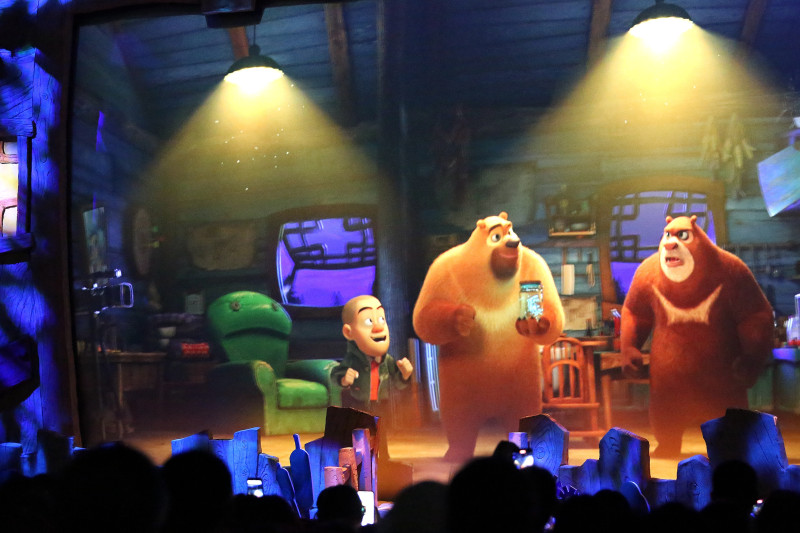 今日，株洲方特“熊出没剧场”酷炫首演。均为长沙晚报全媒体记者 贺文兵 摄