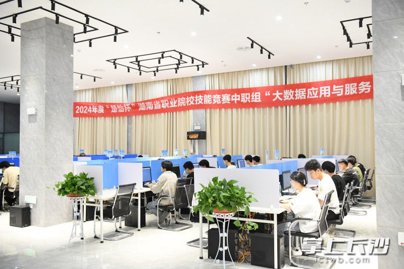 学校提供完备的设备给学生参与竞赛活动。