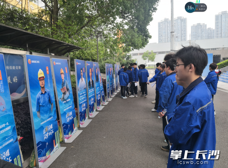 大国工匠在校园就是最受追捧的偶像。